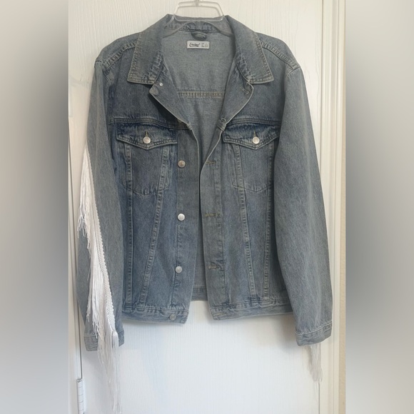 *NEW* Oversized Fringe Denim Jacket Size Large - Picture 6 of 16